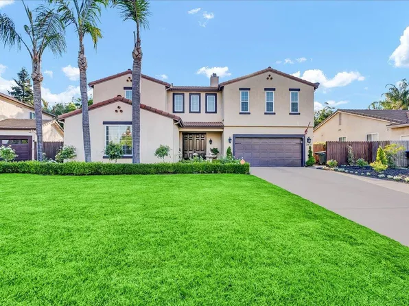 2415 N Oak Grove Court, Visalia, CA 93291