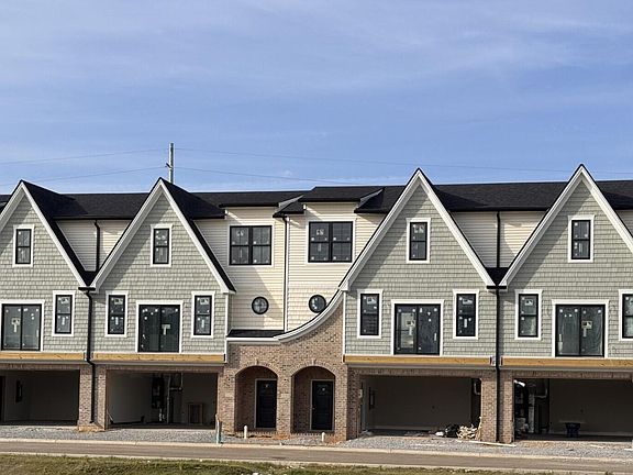 2nd image of 3137 Liberty Cir