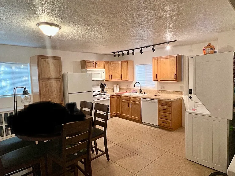103A Calle Alamosa #B — Photo 3