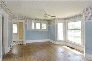 3rd image of 23 Miller Ave