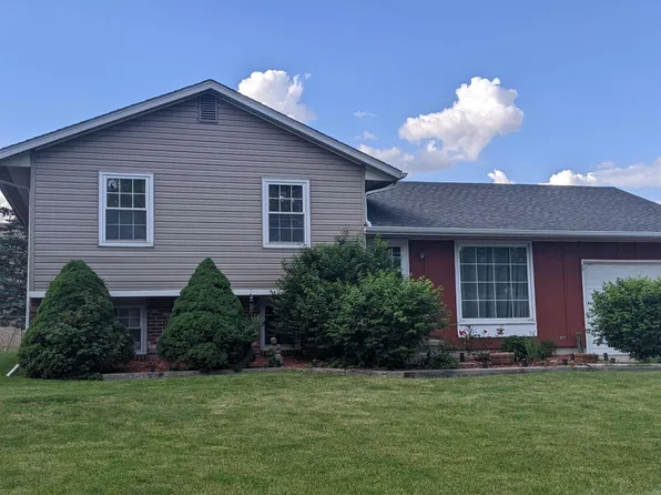 1121 Honeysuckle Ln, Bluffton, IN 46714