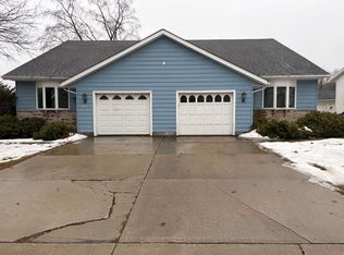 1426 Hazelwood Ln #1426, Pt Huron, MI