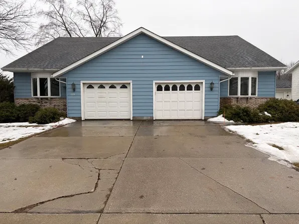 1426 Hazelwood Ln, Pt Huron, MI