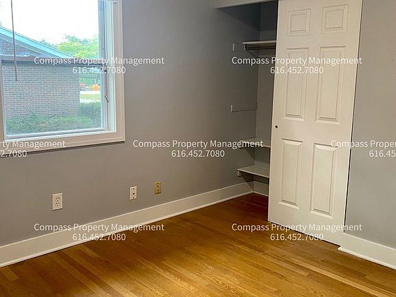 3rd image of 1642 Diamond Ave NE
