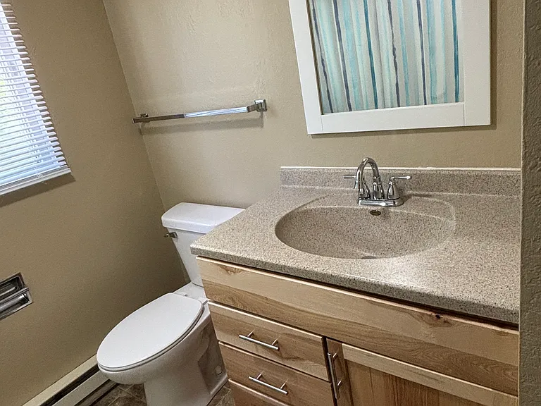 2950 Wildwood Dr #4 — Photo 8