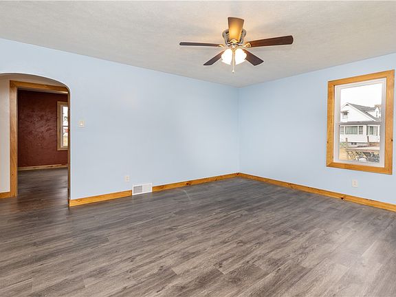 2nd image of 9887 Somerset Pike