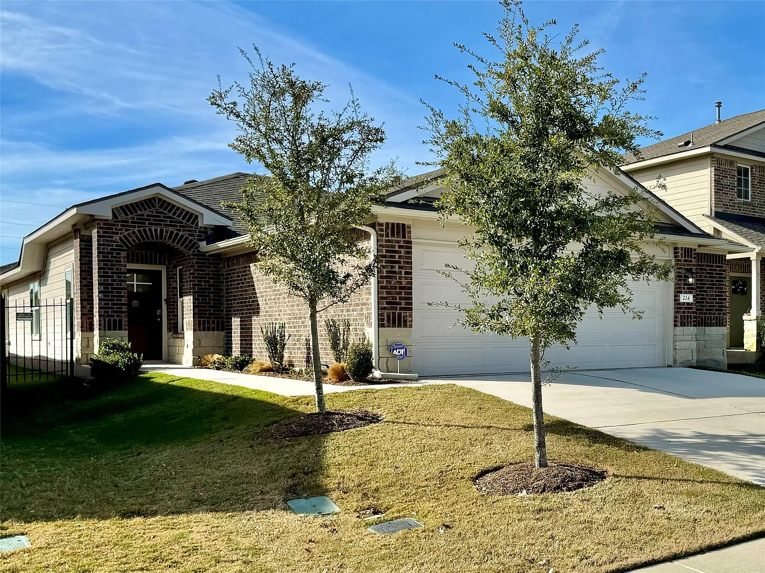 4 bed, 2.0 bath, 1698 sqft, $2,150 — Photo 2