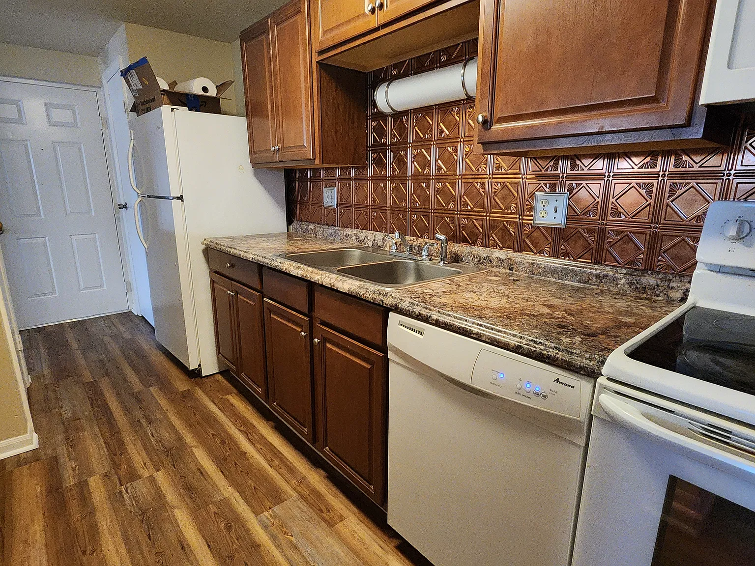 2 bed, 946 sqft, $1,875 — Photo 3