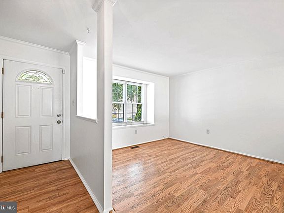 5th image of 39 Walden Mill Way
