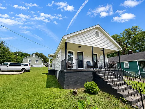 13 Hollywood Cir #A Photo 1