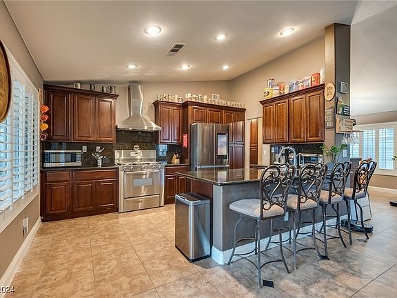 4th image of 479 Paulson Dr