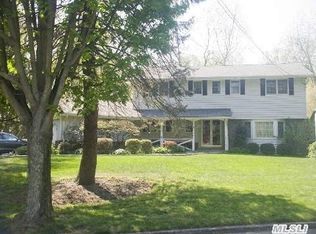 9 Hardwick Dr, Huntington Station, NY 11746