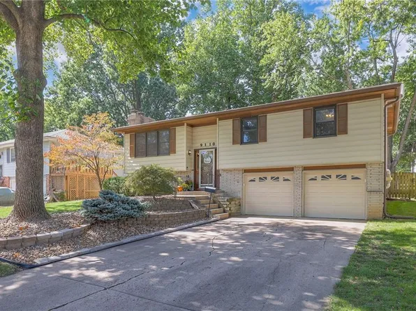 9110 Farley Ln, Overland Park, KS 66212