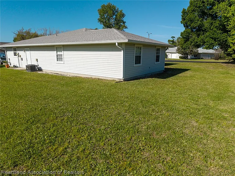 3205 Monza Dr — Photo 38