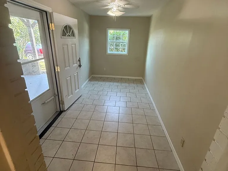 501 Vandell Blvd — Photo 5