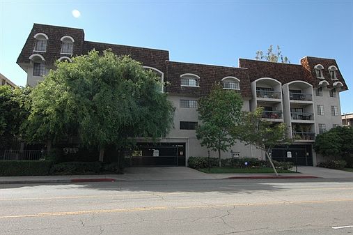 1st image of 5339 Lindley Ave Unit 108