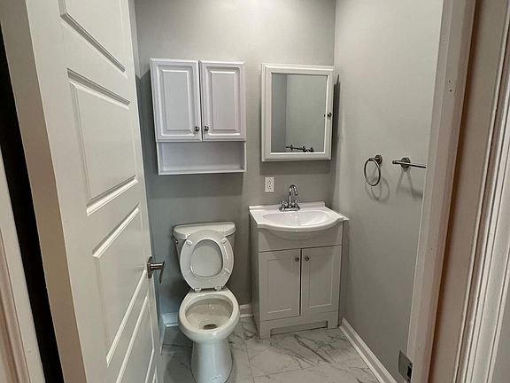 4th image of 240 W Mount Pleasant Ave #L7