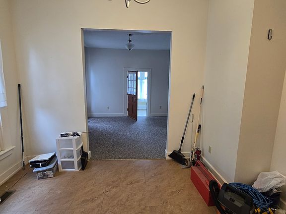 3rd image of 2052 Glenwood Ave