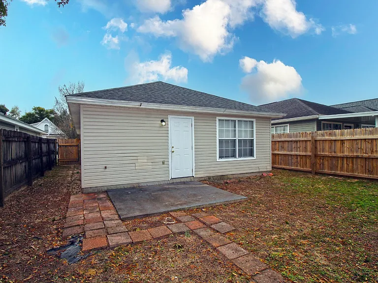 130 Wildflower Ln — Photo 15
