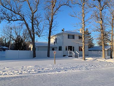 36 Maple St, Powerview Pine Falls, MB R0E 1M0 | Zillow