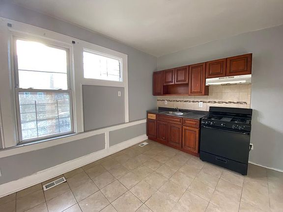 2nd image of 57 Fabyan Pl #1A