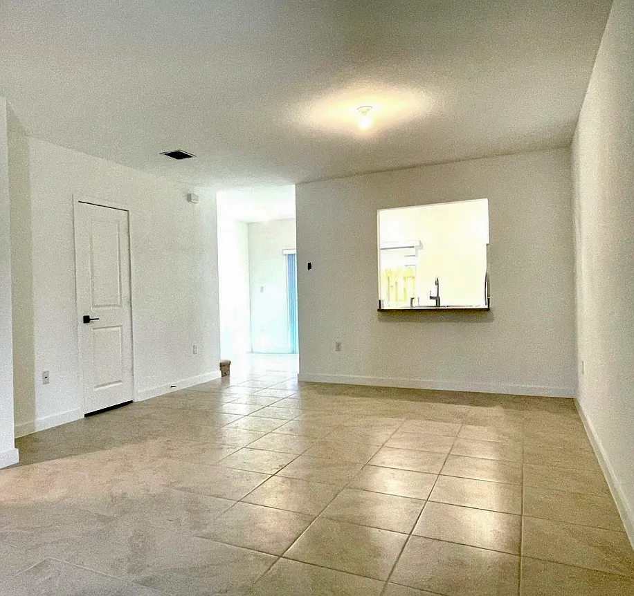 2 bed, 1220 sqft, $2,300 — Photo 4