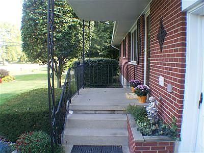 2nd image of 5712 Bellefontaine Rd