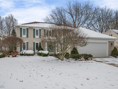 3733 River Ln, Rocky River, OH, 44116