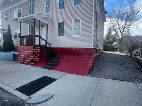 256 Lockwood St, Providence, RI 02907