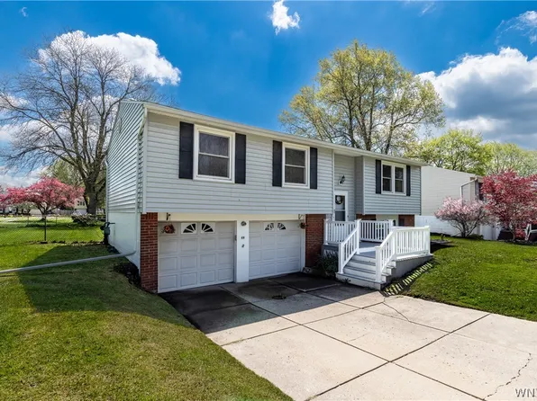 49 Paul Dr, Amherst, NY 14228