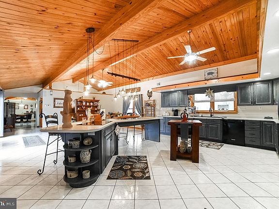 3rd image of 43137 Goldsborough Pl