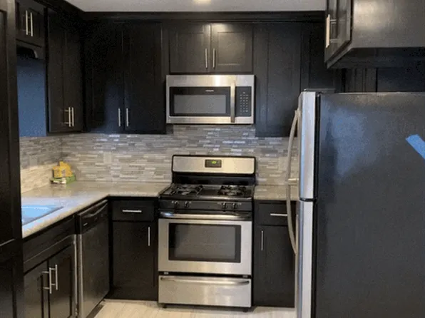 12036 Saticoy St APT 205, N Hollywood, CA 91605