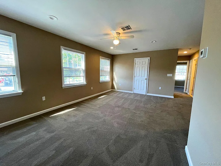 10 Colonial Ave #C — Photo 3