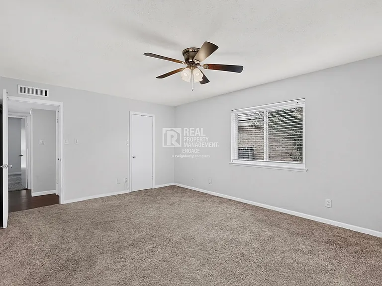 4548 Newcombe Dr — Photo 21