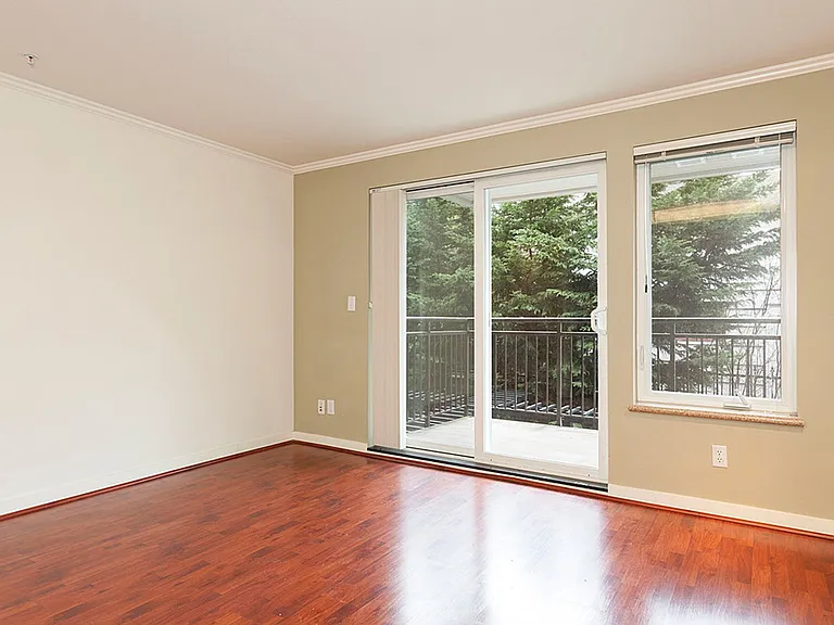 Howard Park Apartments — Photo 9