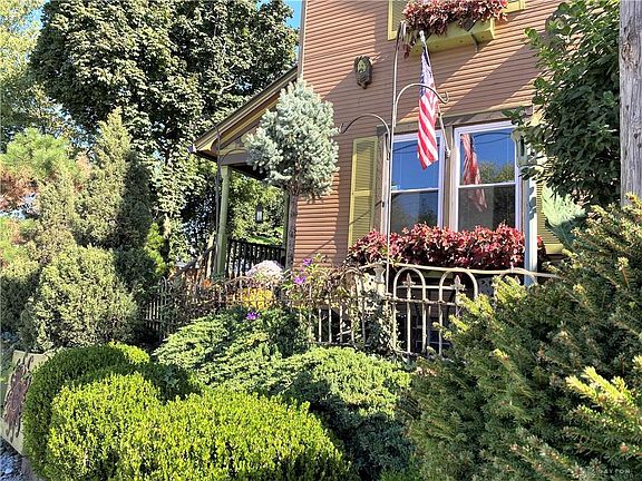 3rd image of 944 Stanview Ave