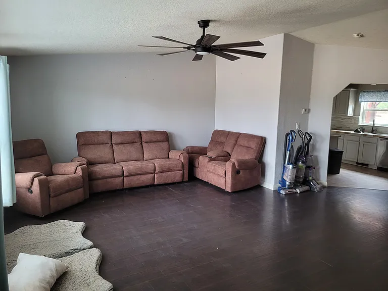 10450 S Rhyolite Ave — Photo 3
