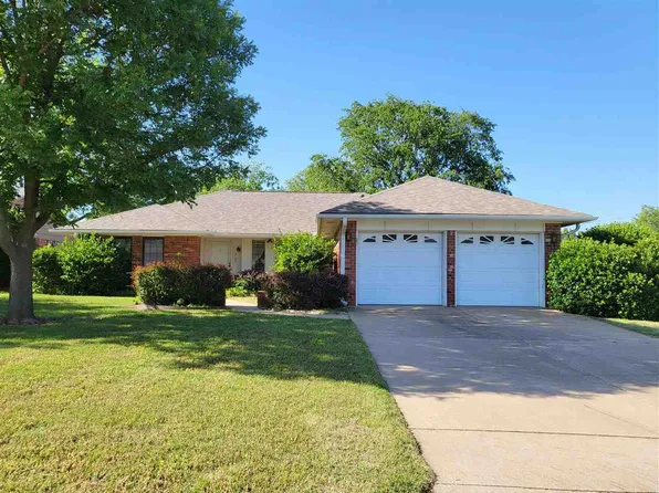 2107 Donner Ave, Ponca City, OK 74604