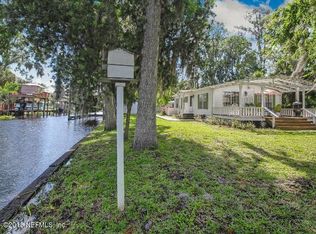 140 Pine St, Satsuma, FL 32189