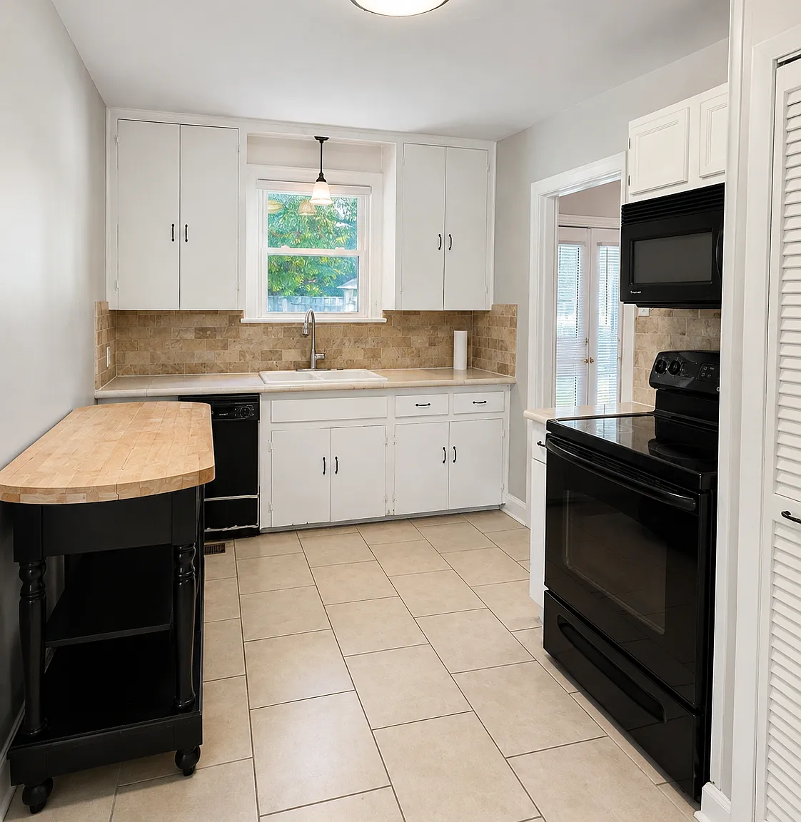 3 bed, 1.5 bath, 1892 sqft, $1,950 — Photo 3