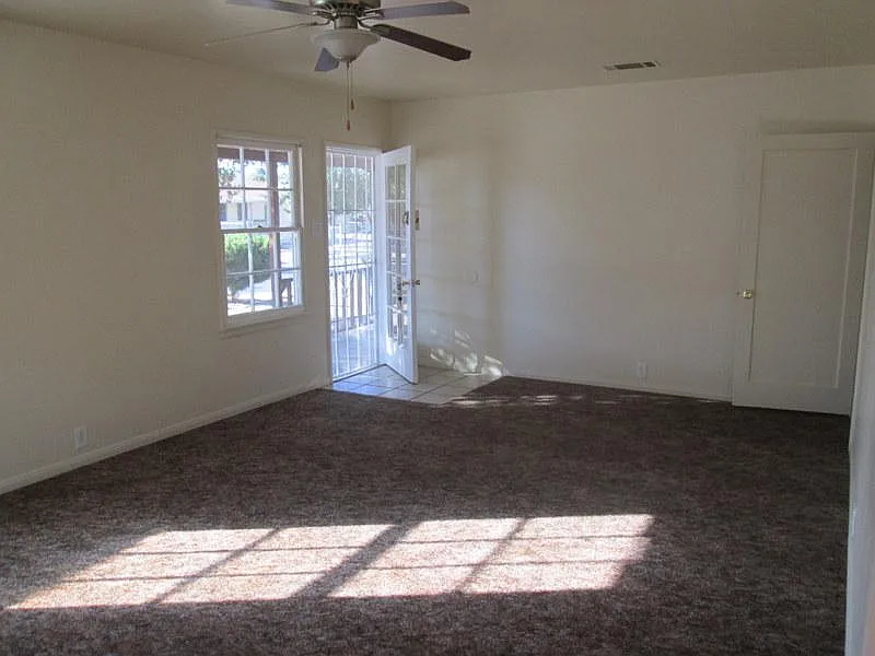 3 bed, 1109 sqft, $1,400 — Photo 2
