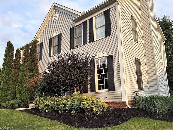 3rd image of 1652 Chestnut Trail Dr