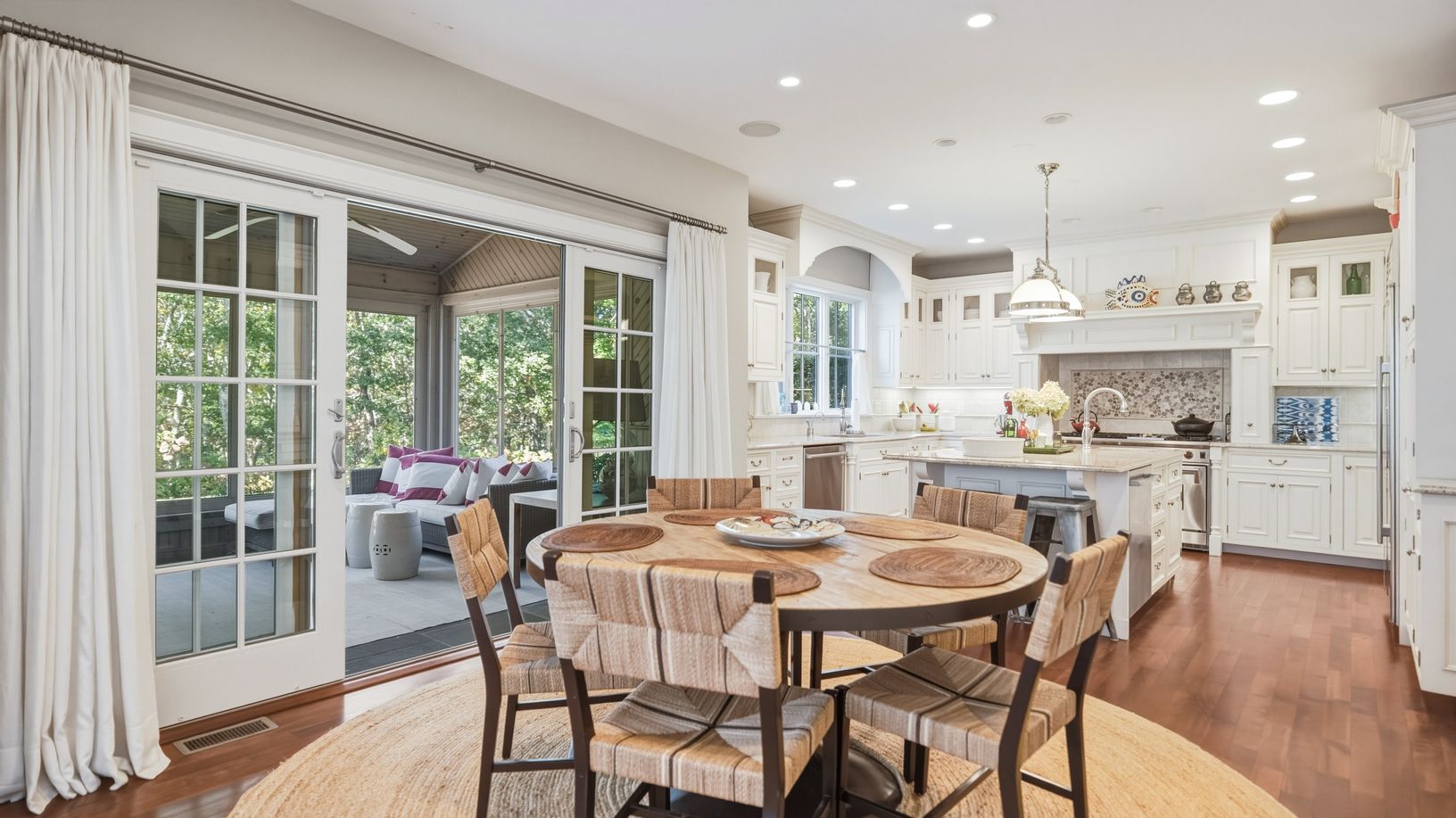  Breakfast & Kitchen