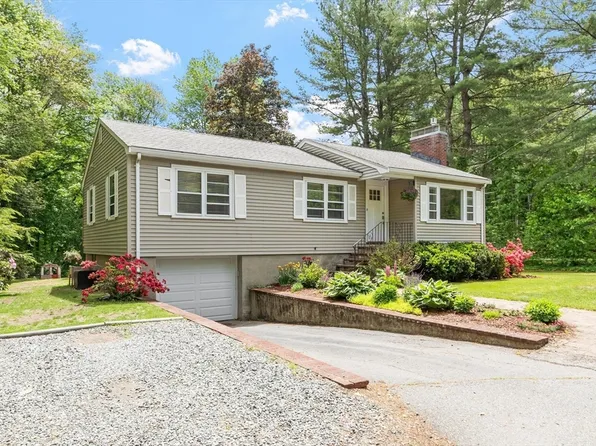 517 Pearl St, Reading, MA 01867