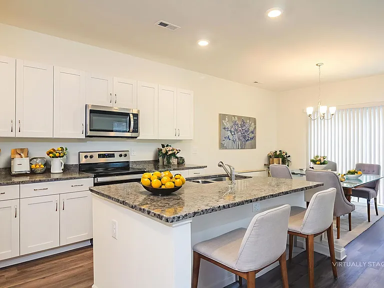 1513 Corbett St — Photo 3