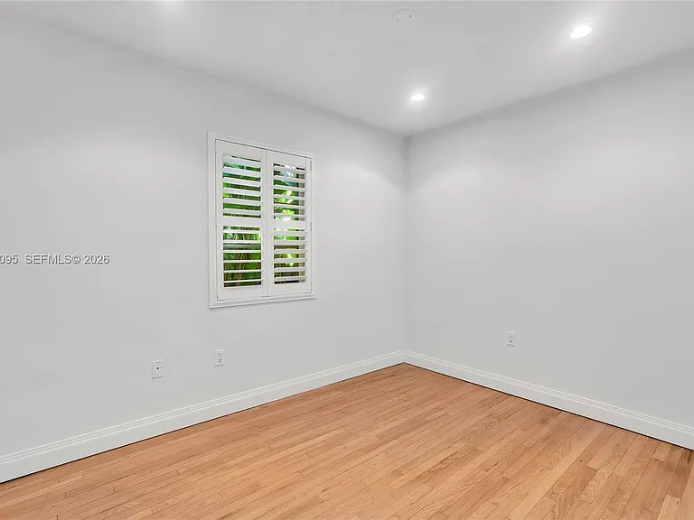776 NE 74th St — Photo 19