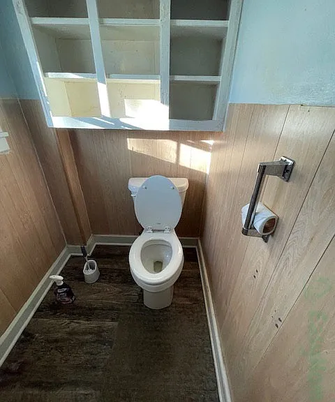 908 E Edison St — Photo 8
