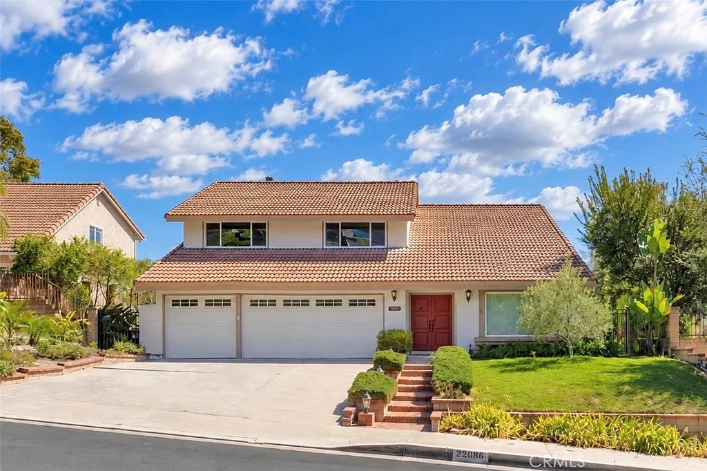 3 bed, 2.5 bath, 2660 sqft, $5,995 — Photo 1