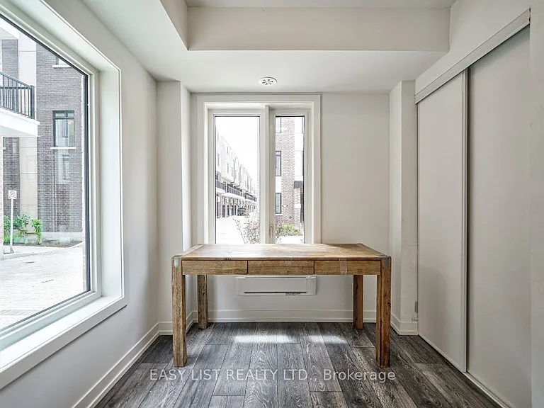 27 Spruce Pines Cres — Photo 4