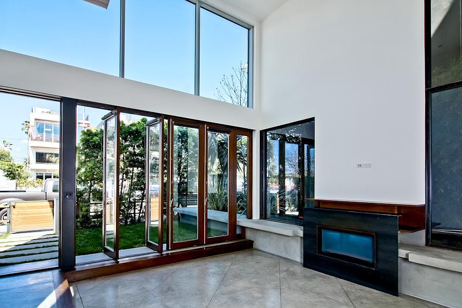 1st image of 414 Venice Blvd